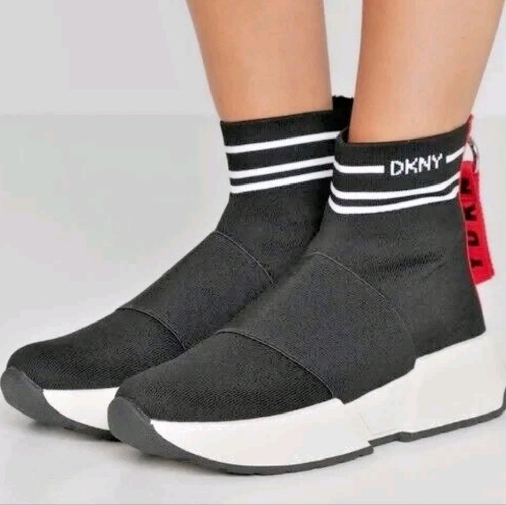 NIB🔥DKNY Sock Style Shoes/Booties ❤️ Comfort & Style! 8.5